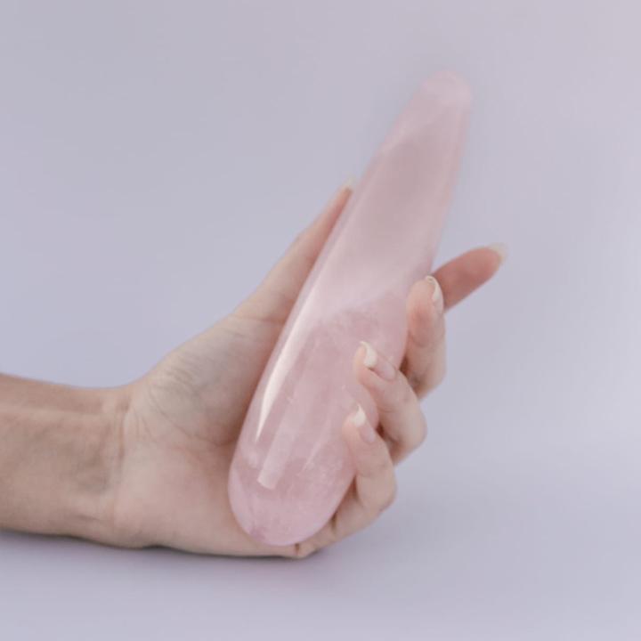 Saktion Rose Quartz Dildo · Saktion